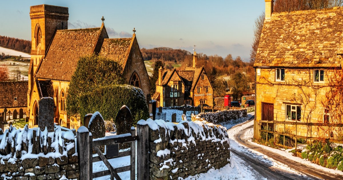 Winter Tour around Cotswold villages / Authentic Europe